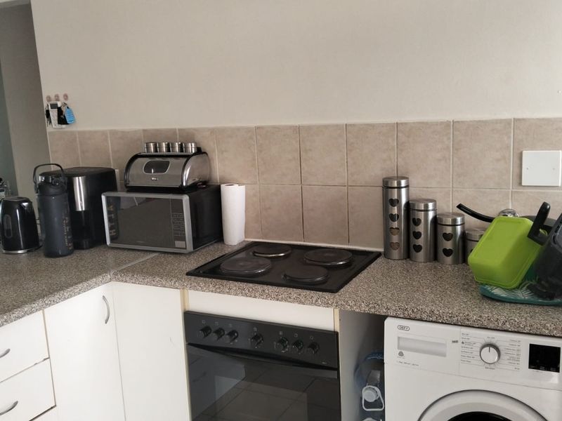 Charming 2-bedroom apartment in Belhar, Cape Town – perfect blend of comfort and convenience awaits - Photo 7