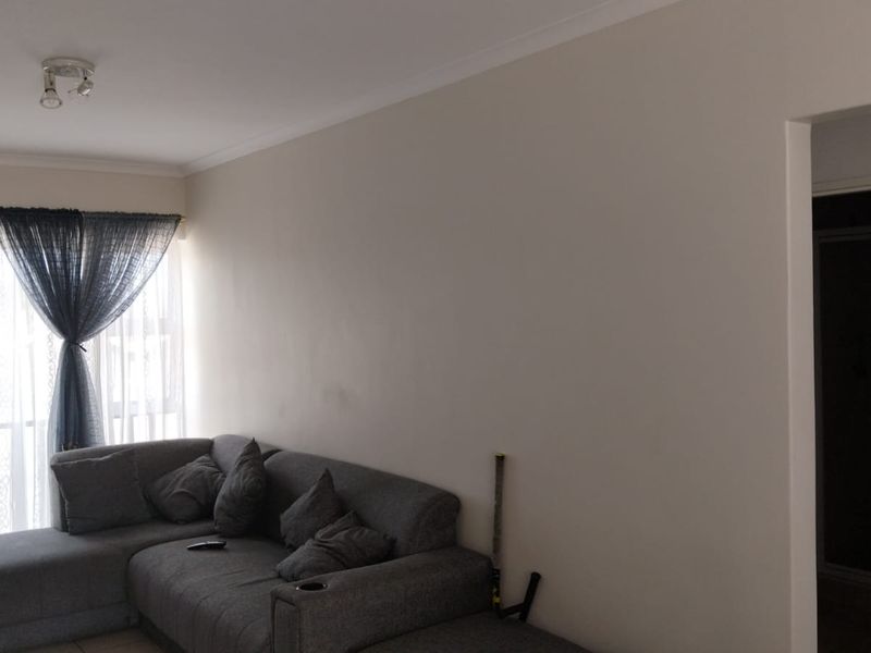 Charming 2-bedroom apartment in Belhar, Cape Town – perfect blend of comfort and convenience awaits - Photo 6