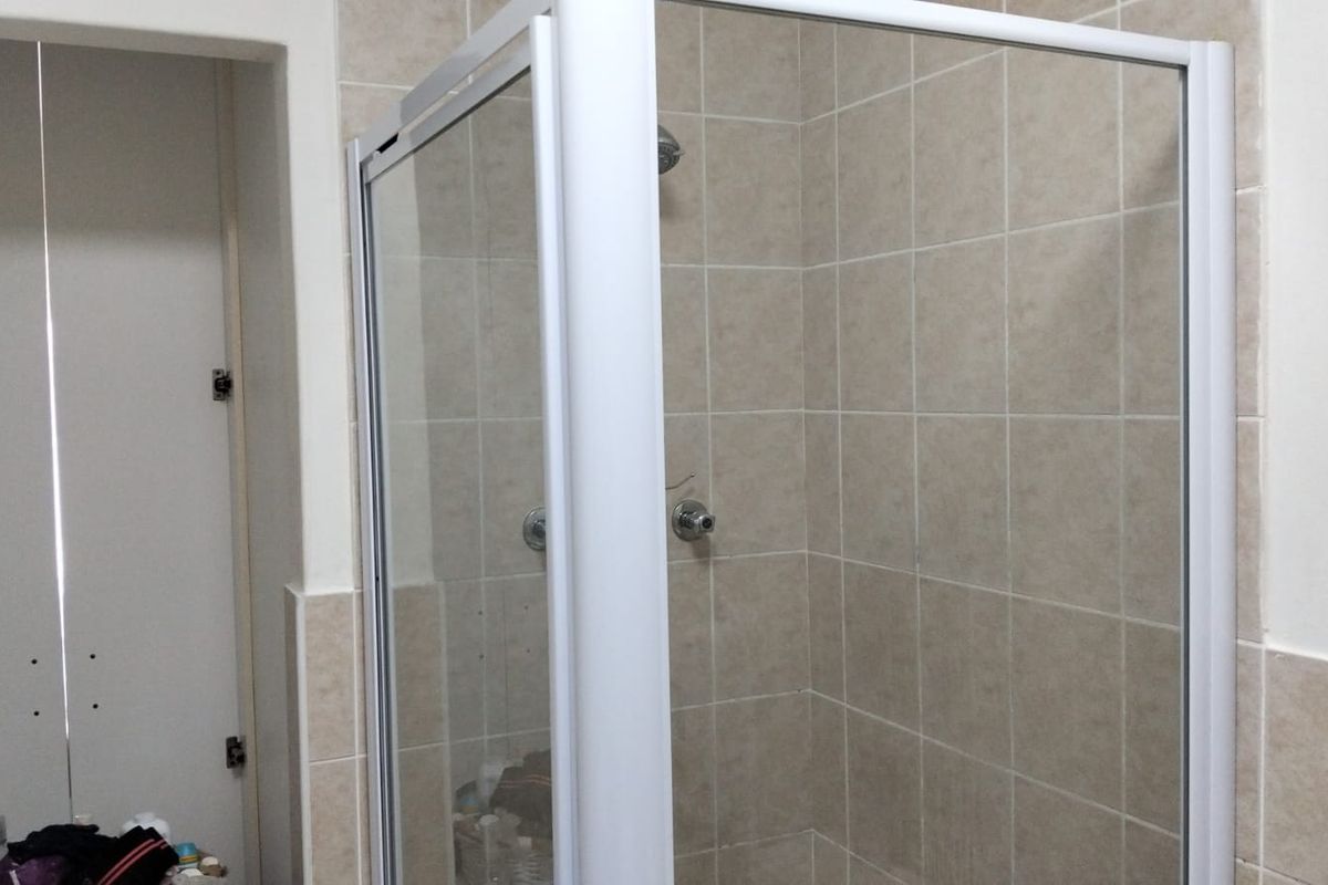 Charming 2-bedroom apartment in Belhar, Cape Town – perfect blend of comfort and convenience awaits - Photo 4