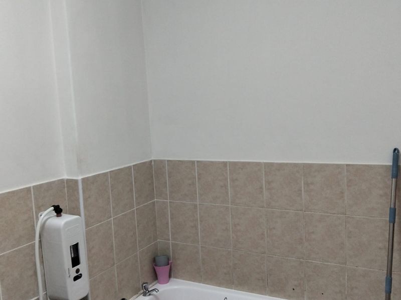Charming 2-bedroom apartment in Belhar, Cape Town – perfect blend of comfort and convenience awaits - Photo 3