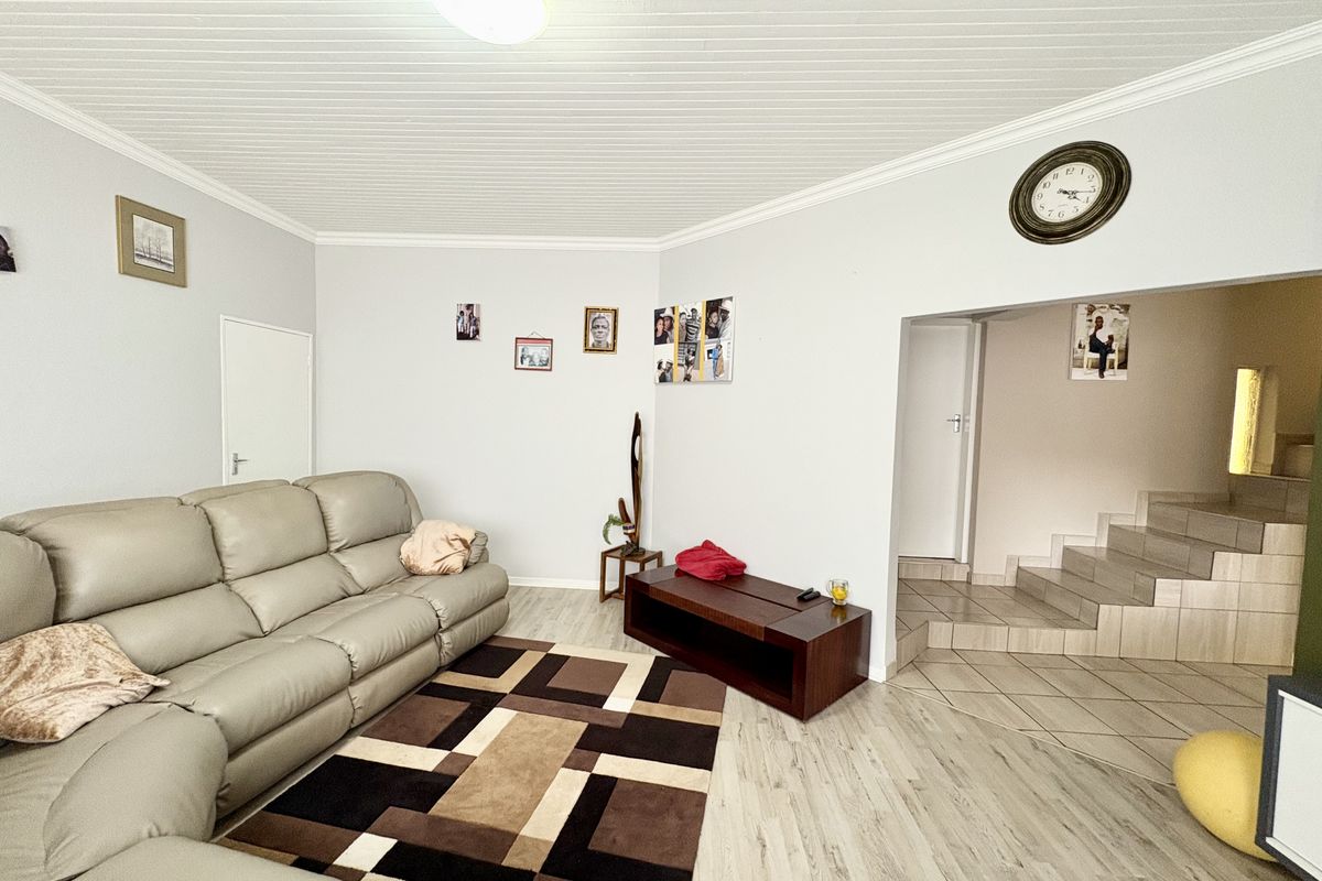 Spacious Family Home with Income Generating Flatlets - Photo 2