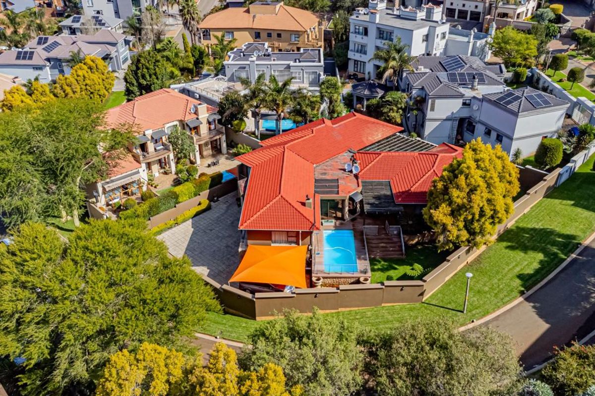 LUXURY 4 BEDROOM FAMILY HOME WITH ENTERTAINER’S DREAM FEATURES – MEYERSDAL CREST ESTATE - Photo 2