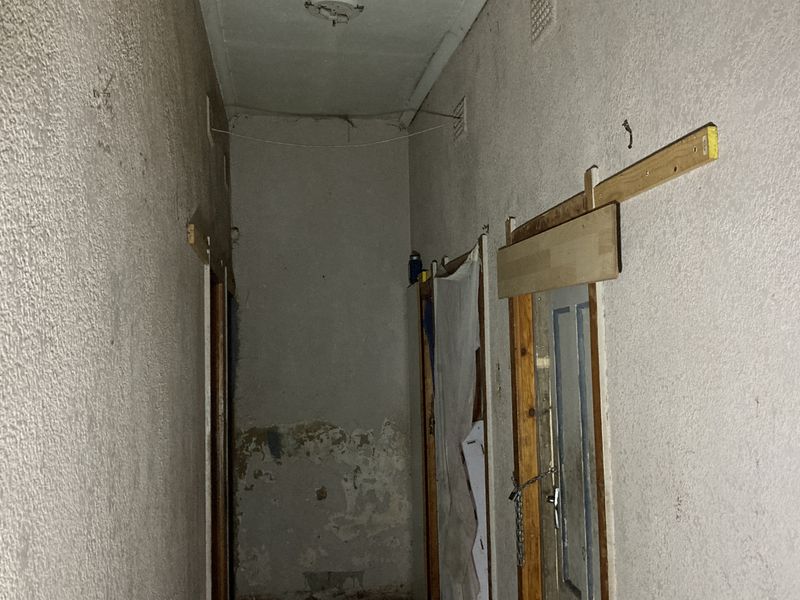 Renovator’s Opportunity – Prime TLC Property with Endless Potential - Photo 8