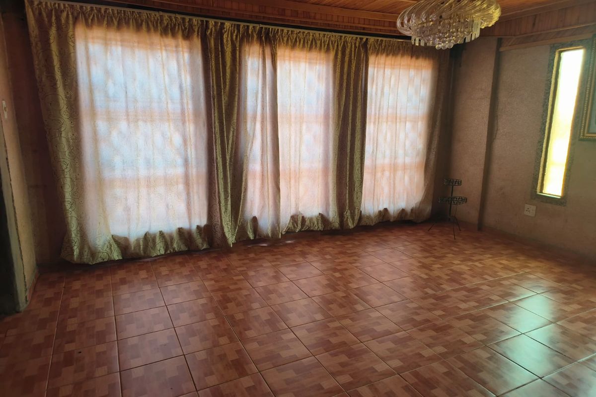 Beautiful 3 Bedroom Family Home To Rent Jouberton Ext 7 - Photo 2
