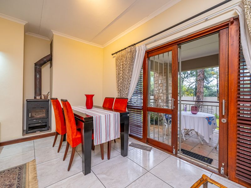 Delightful garden townhouse offering a blend of comfort and convenience - Photo 5