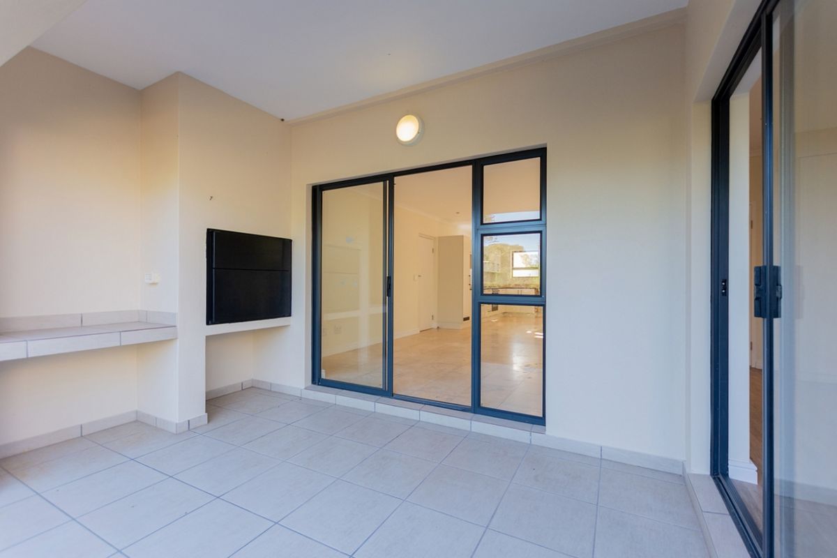 Charming Three-Bedroom Duplex in Langebaan Country Estate - Photo 5