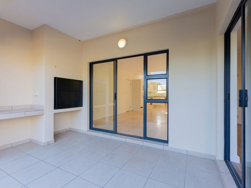 Charming Three-Bedroom Duplex in Langebaan Country Estate - Photo 5
