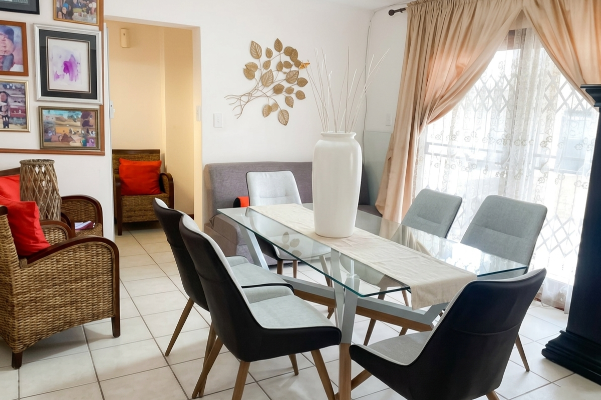 Spacious Double-Storey Townhouse with Stunning Views over Waterval East - Photo 5