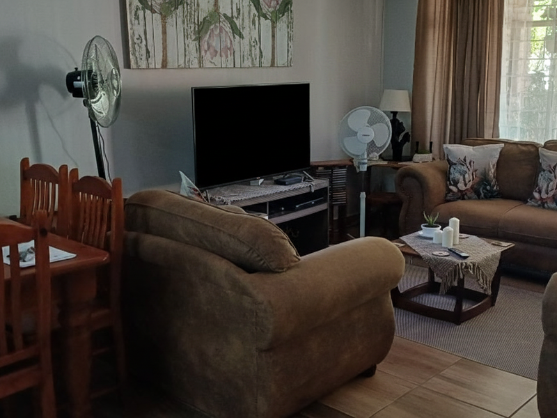 Charming 2-Bedroom Flat in the Heart of Bela-Bela - Photo 9