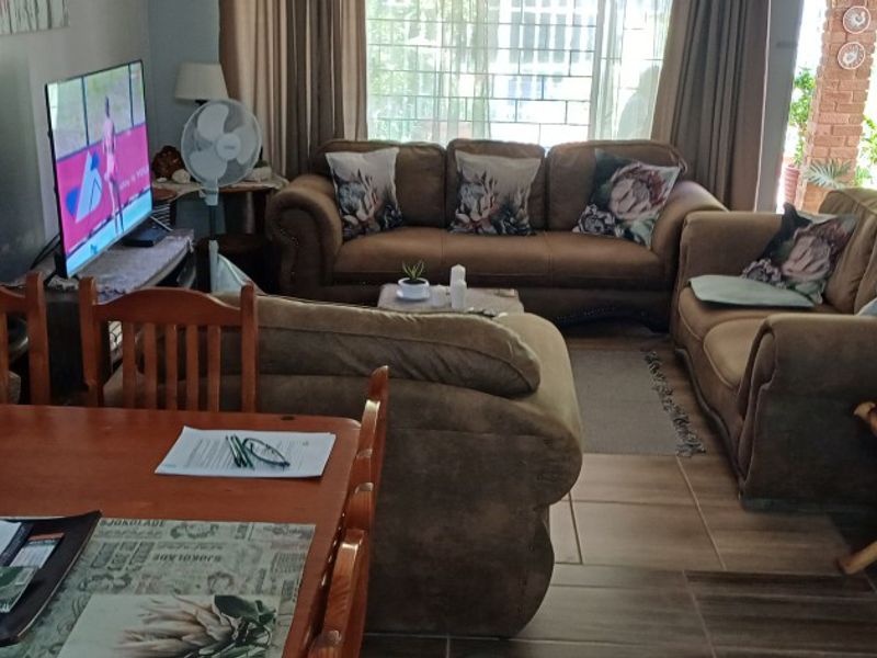 Charming 2-Bedroom Flat in the Heart of Bela-Bela - Photo 7