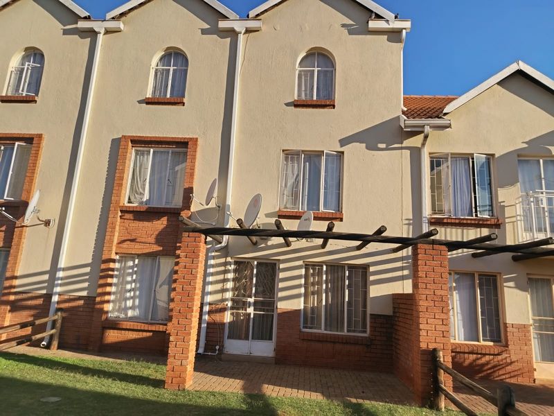 2 Bedroom apartment for sale in The Orchards - Photo 1