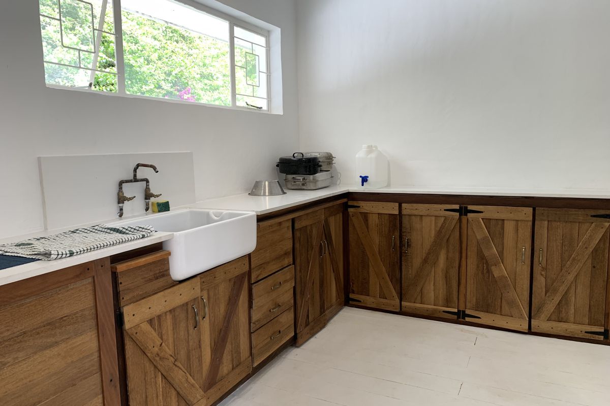 Spacious Home for Semi Long-Term Rental - Photo 2