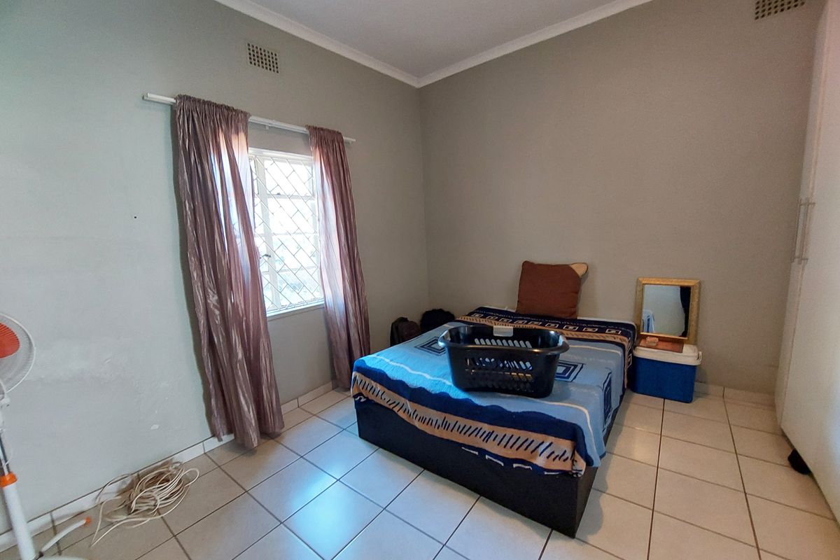 Sturdy, warm and inviting family home - Photo 5