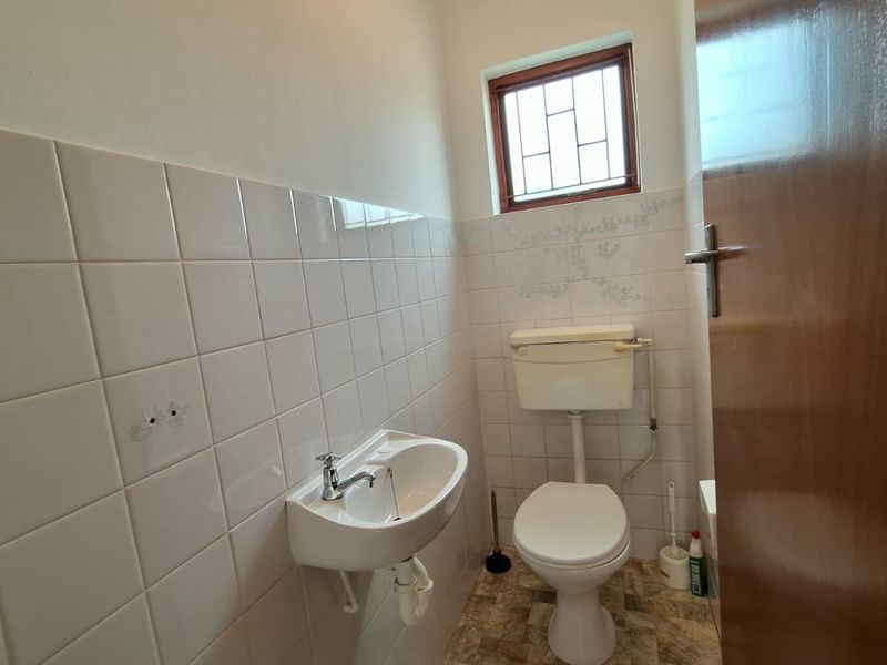 FOR SALE: Charming Home in the Ever Popular Palinggat Oord – Stilbaai West - Photo 10
