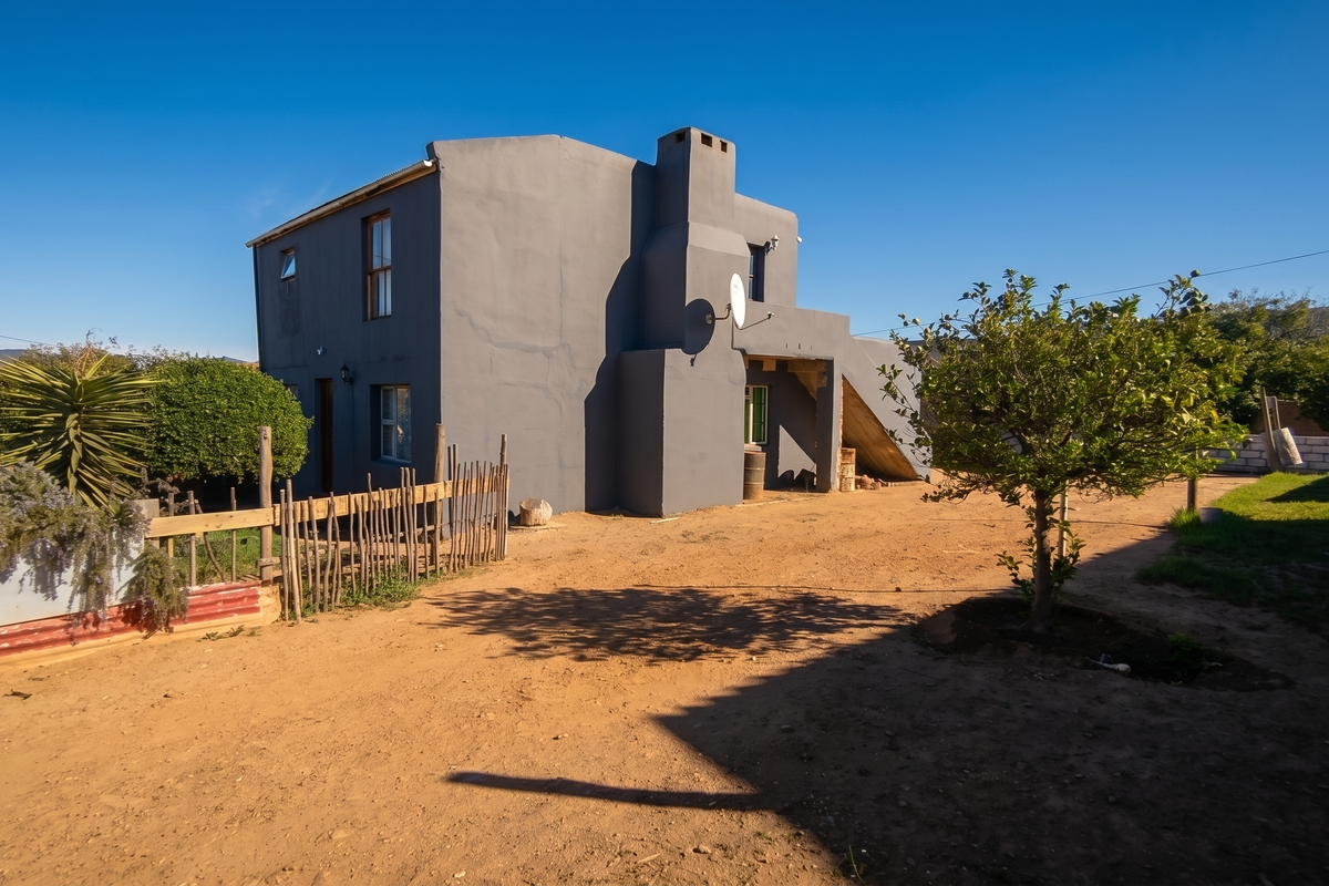 Bank Assisted Sale - Spacious Family Home with Flexible Living - Photo 3