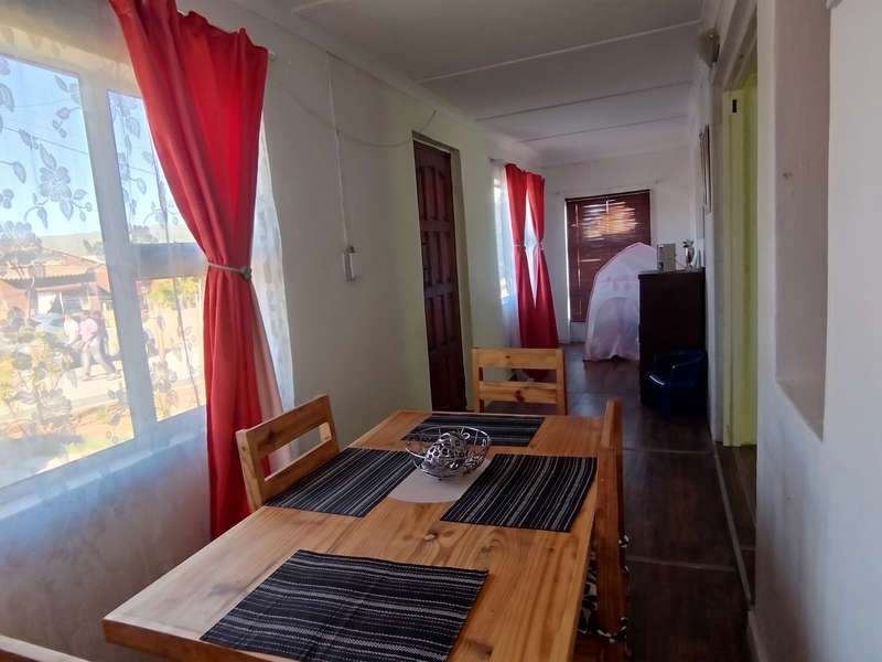 Bank Assisted Sale - Spacious Family Home with Flexible Living - Photo 6