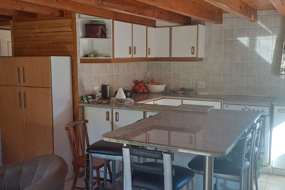 QUIANT DOUBLE STOREY HOME IN MEERENBOSCH ESTATE - Photo 5