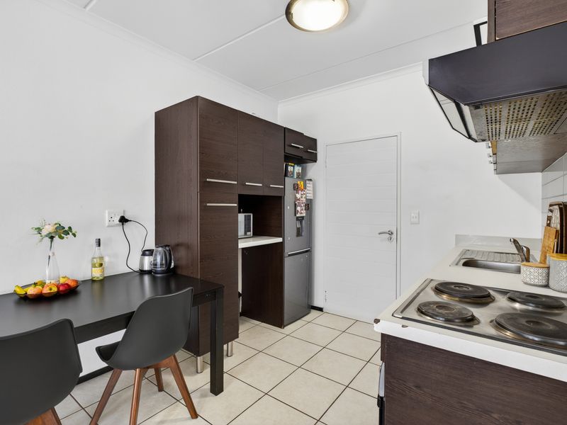 Modern 2 Bed, 1 Bath Unit for Sale in Noordhang - Photo 7