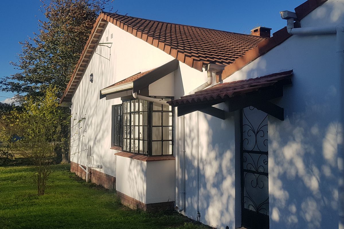 MOOI RIVER -FAMILY HOME......NORTH FACING, CORNER PROPERTY, NICE VIEWS. - Photo 3
