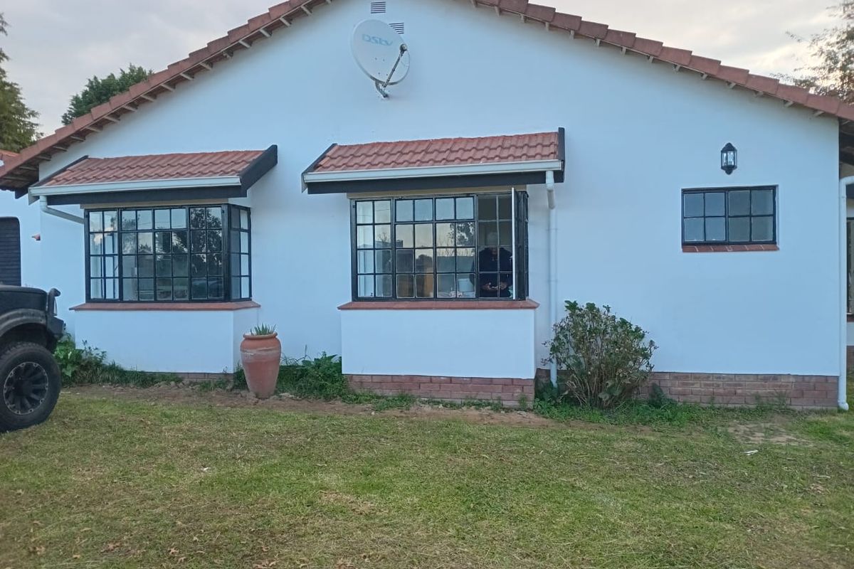 MOOI RIVER -FAMILY HOME......NORTH FACING, CORNER PROPERTY, NICE VIEWS. - Photo 4
