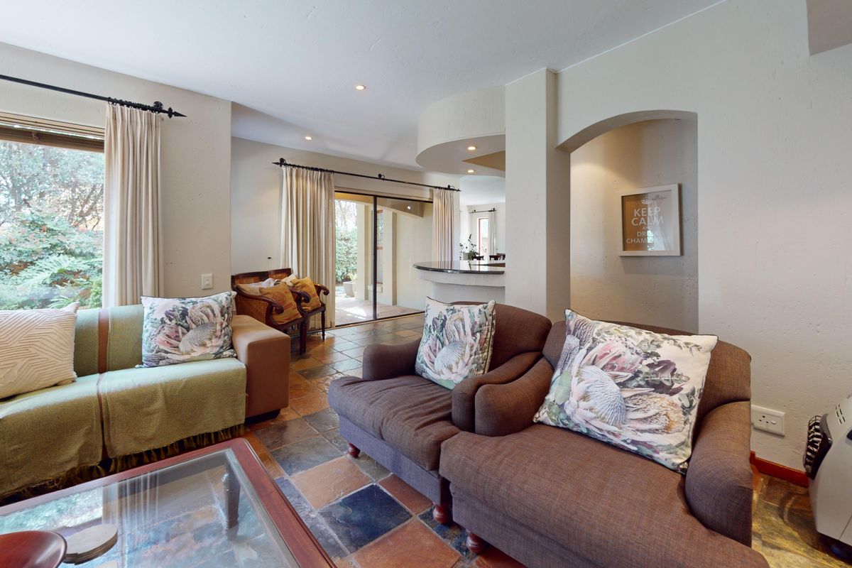 Elegant Family Living in the Heart of Serenity Estate, Parkrand - Photo 4