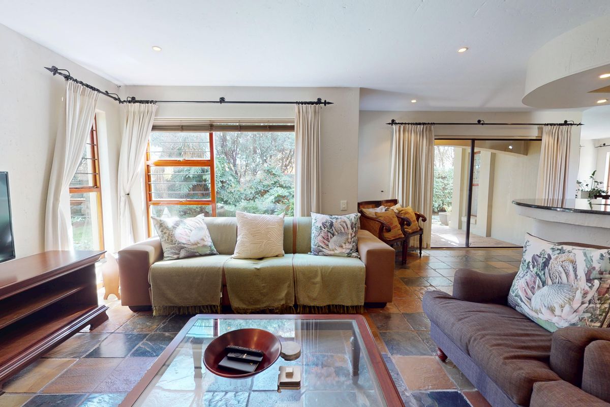 Elegant Family Living in the Heart of Serenity Estate, Parkrand - Photo 2