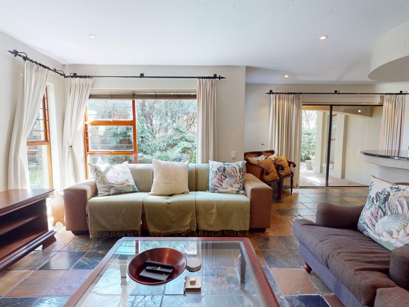 Elegant Family Living in the Heart of Serenity Estate, Parkrand - Photo 2