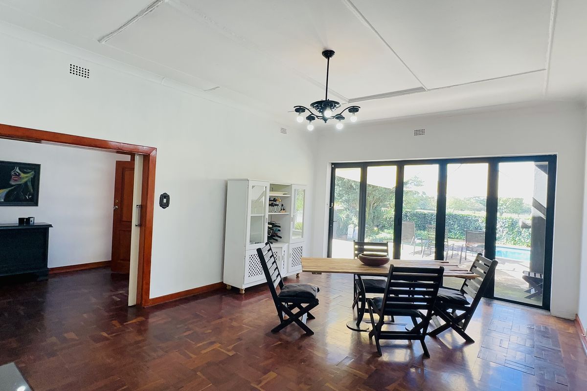 4 Bedroom Family Home Overlooking the Golf Course in Selection Park - Photo 3