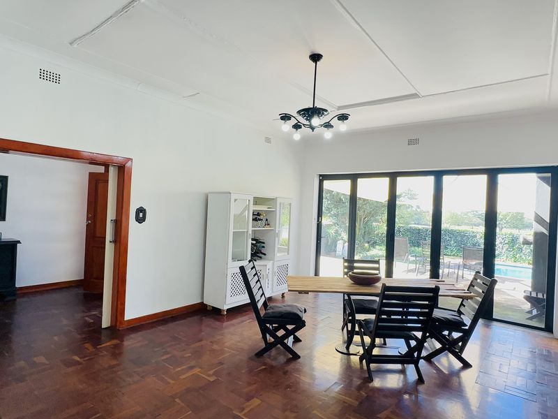 4 Bedroom Family Home Overlooking the Golf Course in Selection Park - Photo 3