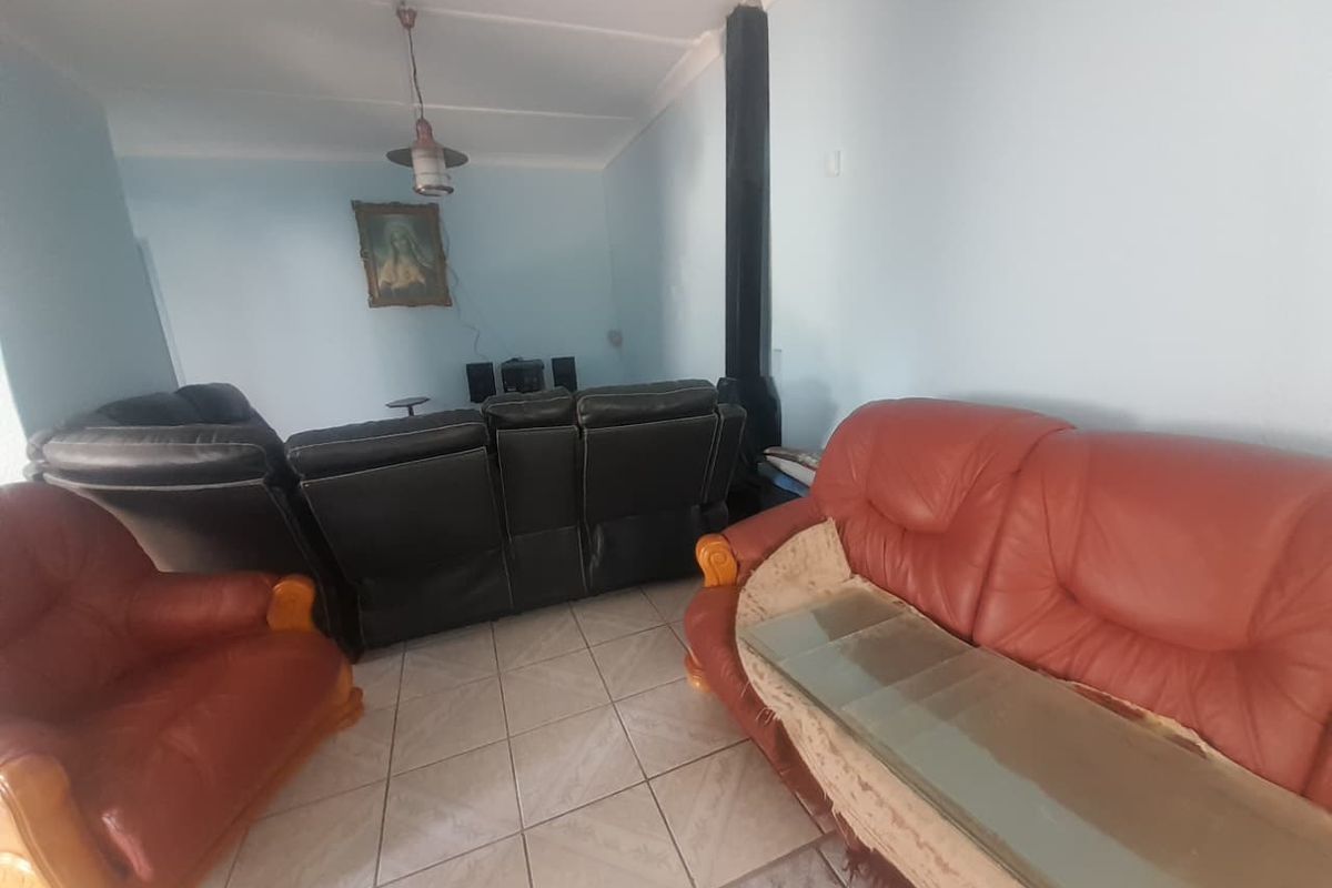 Neat family home for sale - Photo 5