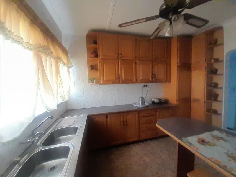 Neat family home for sale - Photo 9