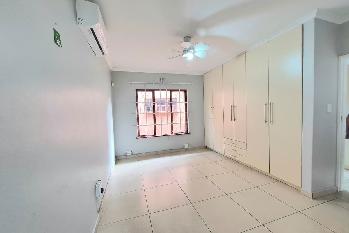 3 bedroom house - Photo 5