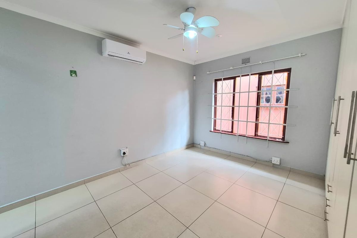 3 bedroom house - Photo 4