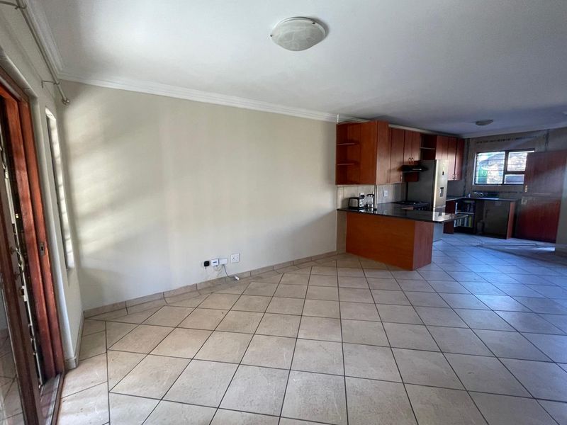 2 Bedroom Simplex To Let in Bartlett - Photo 10