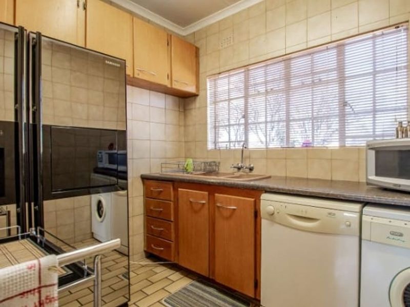 Well-Maintained Family Home with Exceptional Features - Photo 6
