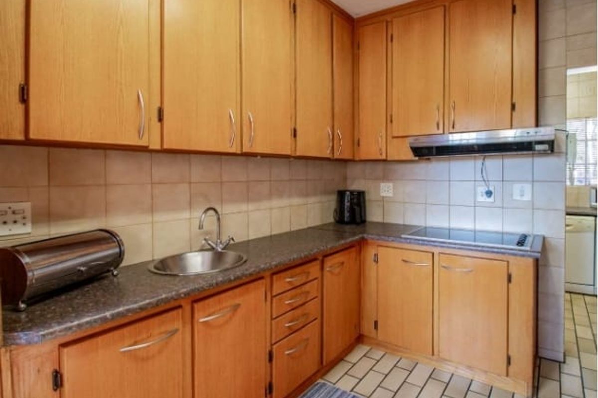 Well-Maintained Family Home with Exceptional Features - Photo 4