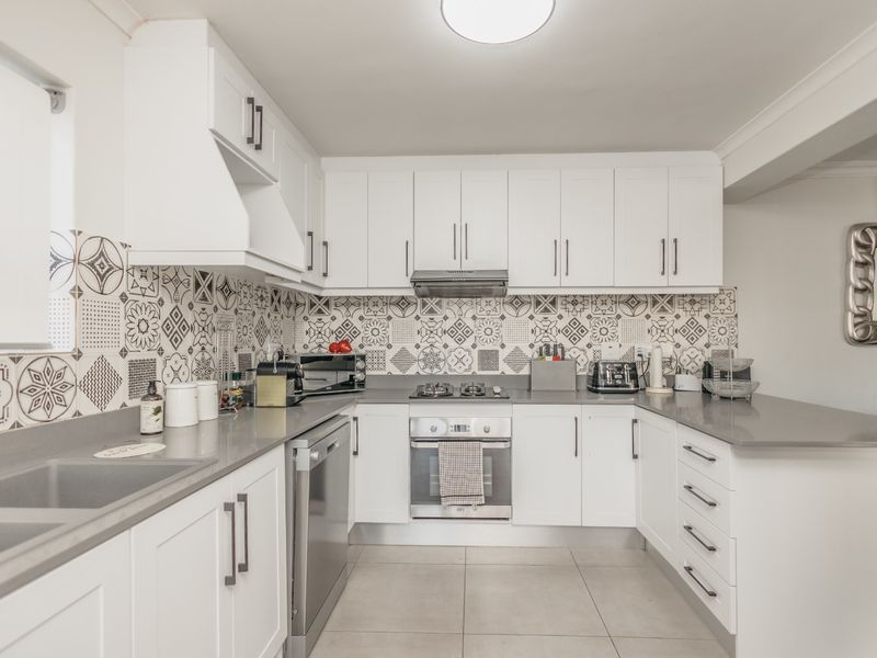 Welcome to a slice of paradise nestled in the heart of Avalon Estate! - Photo 4