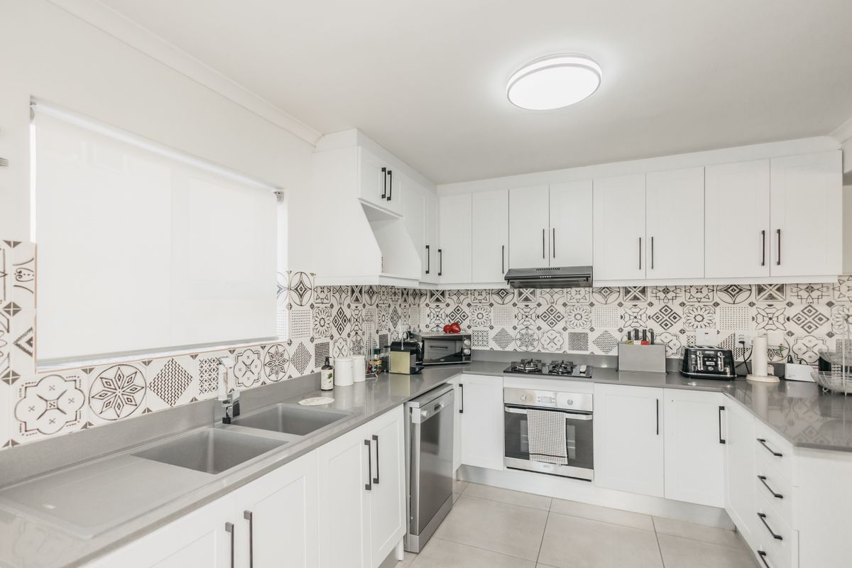 Welcome to a slice of paradise nestled in the heart of Avalon Estate! - Photo 3
