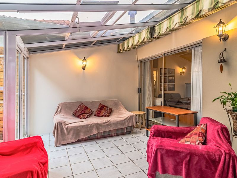 Elegant Dunvegan Living with Space, Style & Flatlet - Photo 8