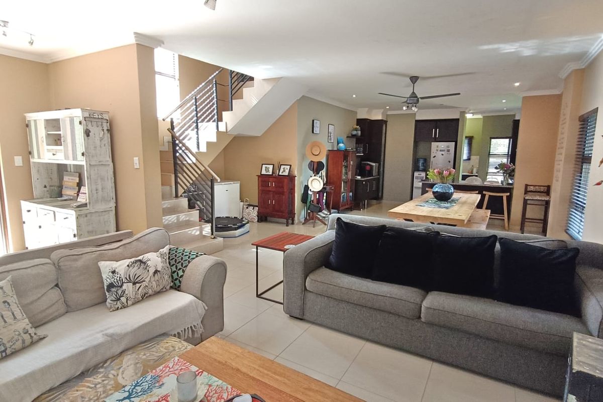 Stunning 3-bedroom duplex in Seaward Estates, Ballito—your dream home awaits! Don't miss out! - Photo 4