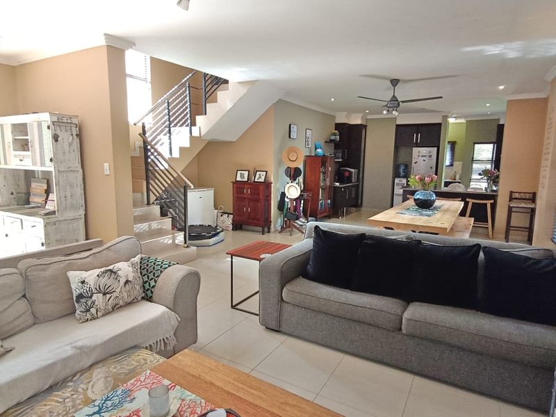Stunning 3-bedroom duplex in Seaward Estates, Ballito—your dream home awaits! Don't miss out! - Photo 4