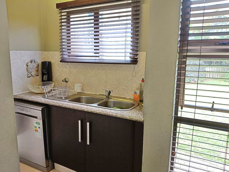 Stunning 3-bedroom duplex in Seaward Estates, Ballito—your dream home awaits! Don't miss out! - Photo 8