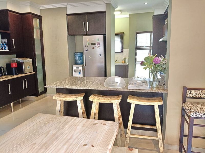 Stunning 3-bedroom duplex in Seaward Estates, Ballito—your dream home awaits! Don't miss out! - Photo 6