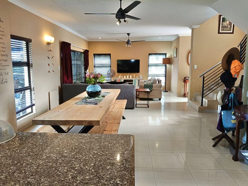 Stunning 3-bedroom duplex in Seaward Estates, Ballito—your dream home awaits! Don't miss out! - Photo 5