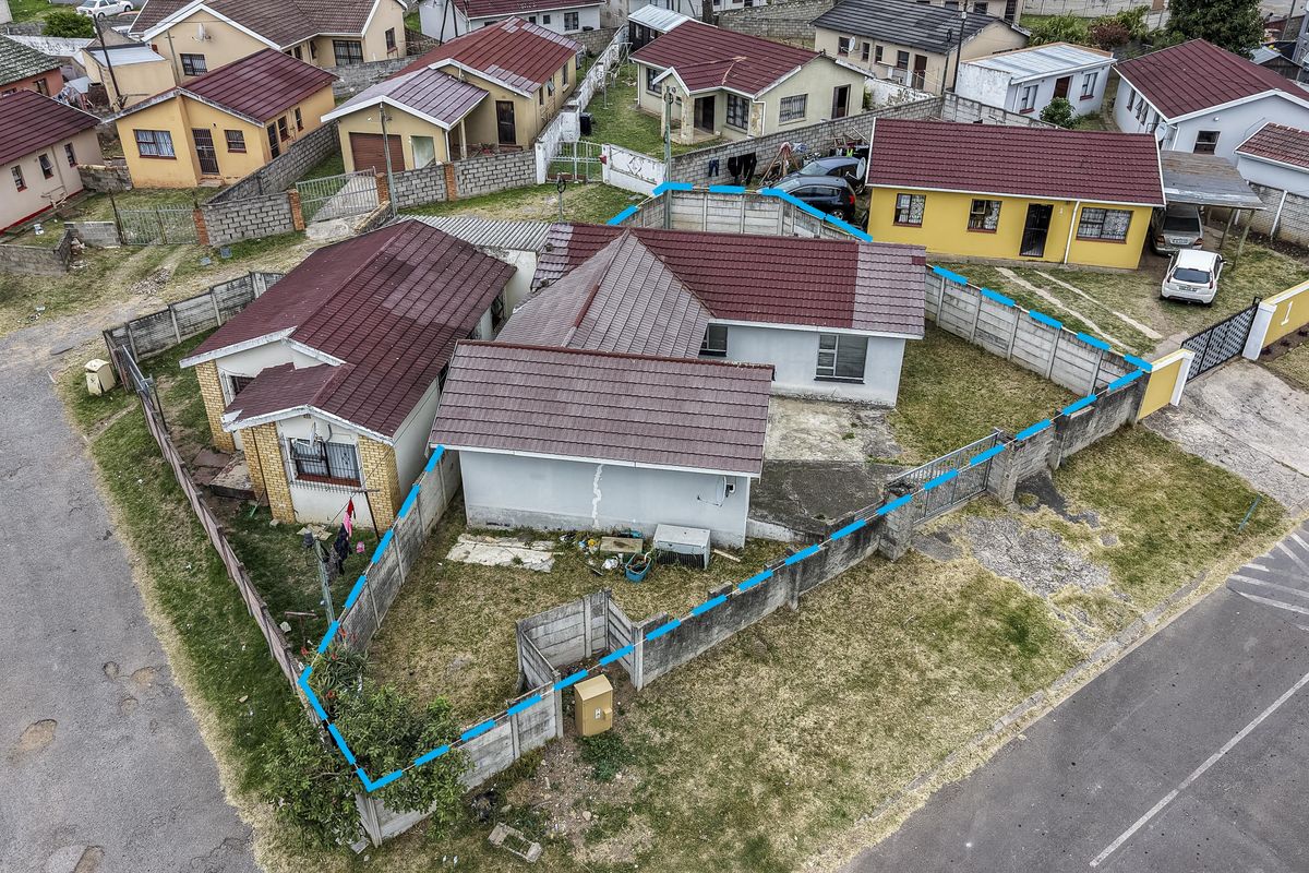 Your Next Chapter Starts Here – Inviting 3-Bedroom Family Home with Garage in Amalinda - Photo 3