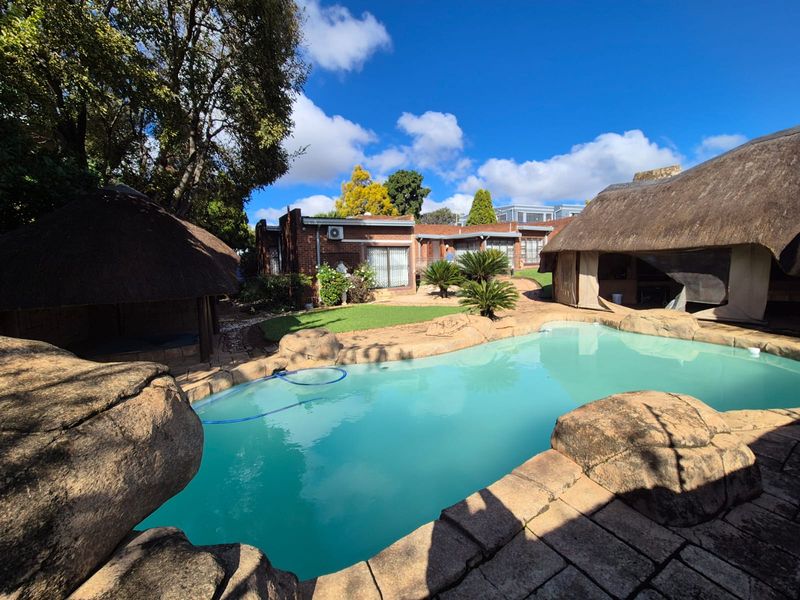 Family Paradise in Glenvista - Photo 4