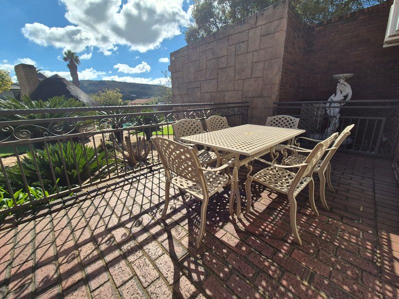 Family Paradise in Glenvista - Photo 9