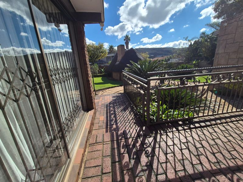 Family Paradise in Glenvista - Photo 8
