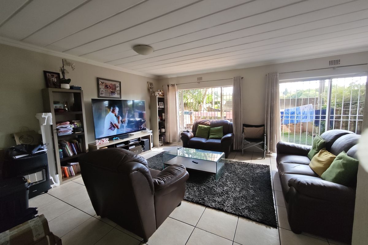 4 bedroom ,2 Bathroom Apartment for rent at Lorani Mews - Photo 3