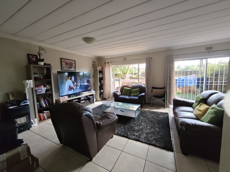 4 bedroom ,2 Bathroom Apartment for rent at Lorani Mews - Photo 3